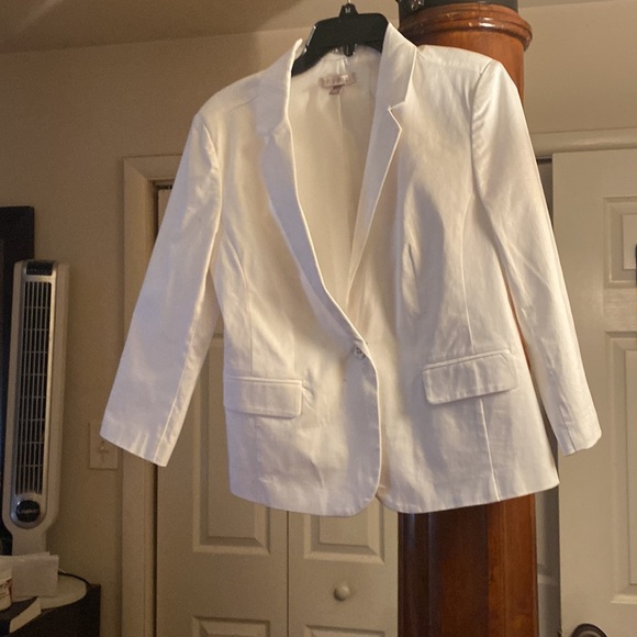 White blazer - Picture 2 of 8